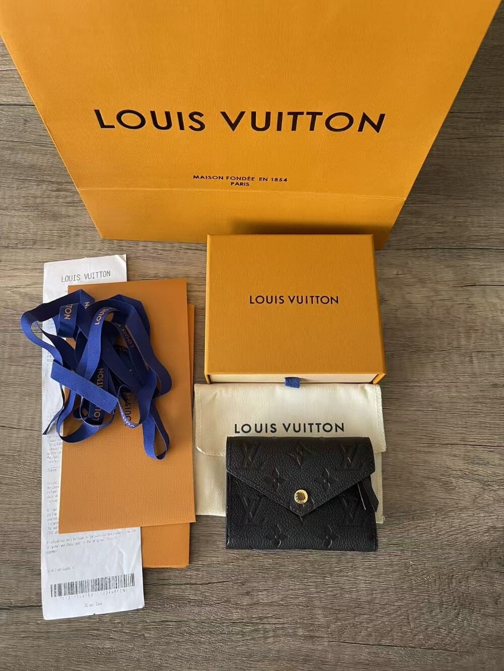 Louis Vuitton Victorine Wallet - Picture 2 of 11